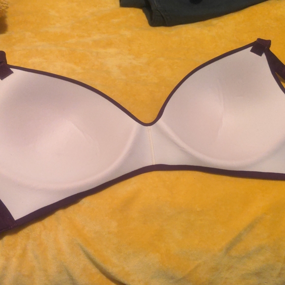 Victoria's Secret wireless bra - Picture 4 of 5